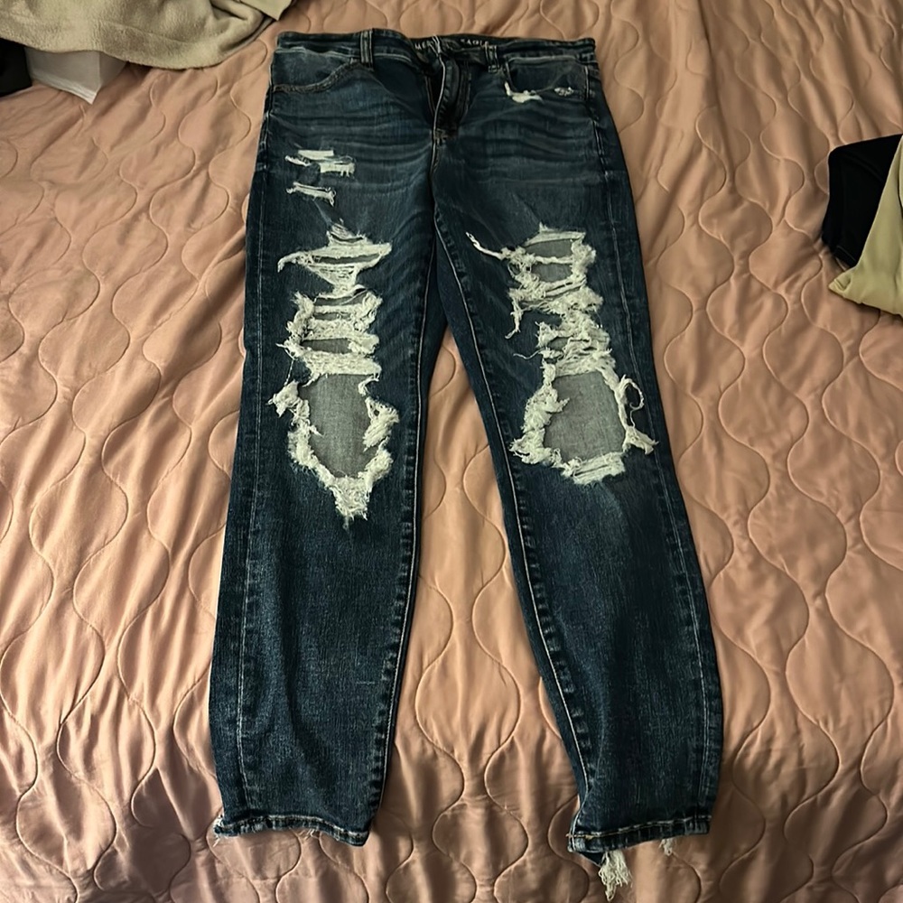 AEO Medium Wash Distressed Hi-Rise Jeggings Size 12 Regular
